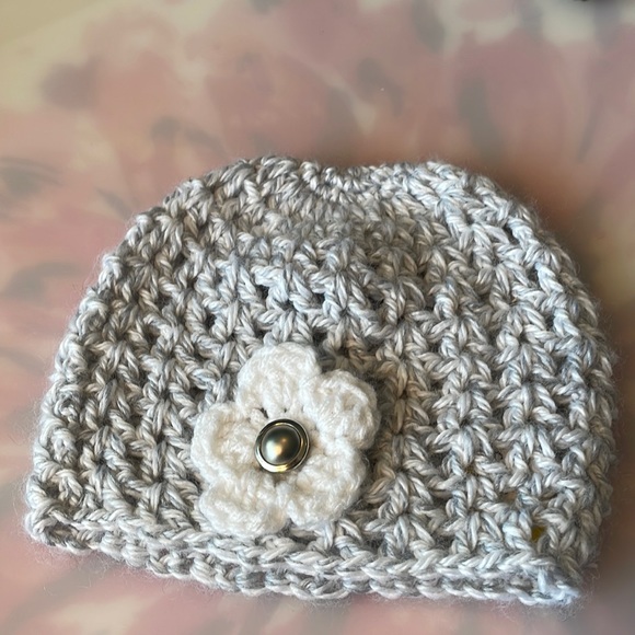 NWOT Set of 2 kids Handmade Hats - Flower and Winter Beanie - Picture 2 of 4